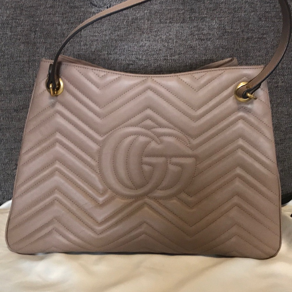 Gucci GG Marmont Meduim Matelasse Shoulder Bag. - Picture 9 of 12